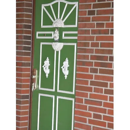 With 2 Bedrooms Tossens