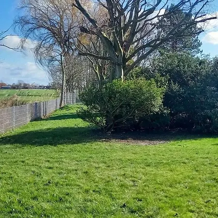 Holiday Home With 2 Bedrooms Tossens