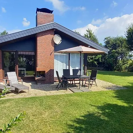 Vakantiehuis Holiday Home With 2 Bedrooms *