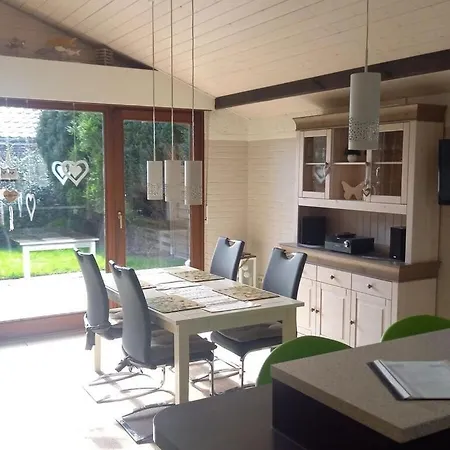 With 2 Bedrooms * Tossens